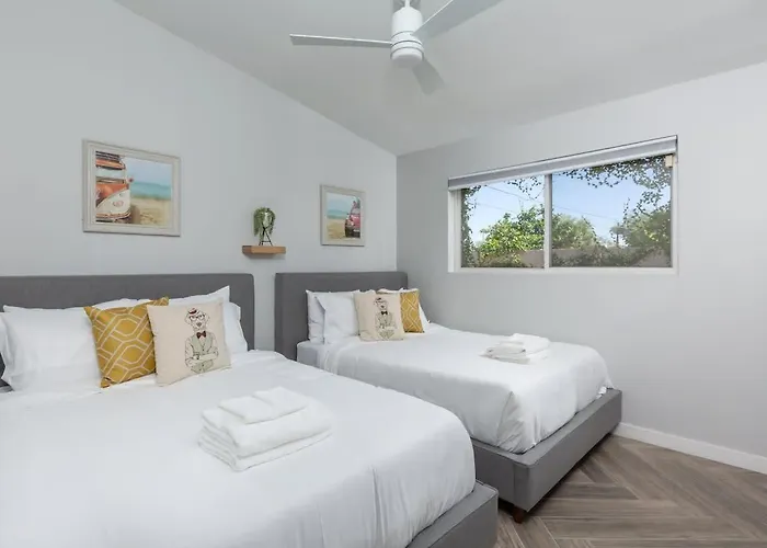 Holiday home Sunhaven - Private Heated Pool - Walk To Old Town