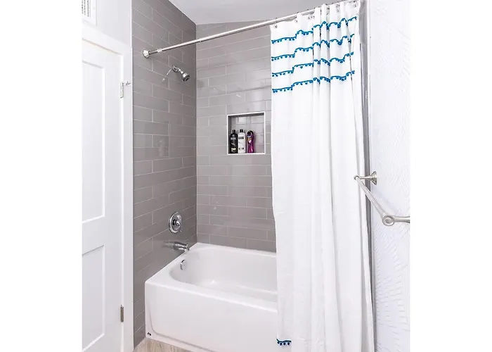Holiday home Sunhaven - Private Heated Pool - Walk To Old Town *