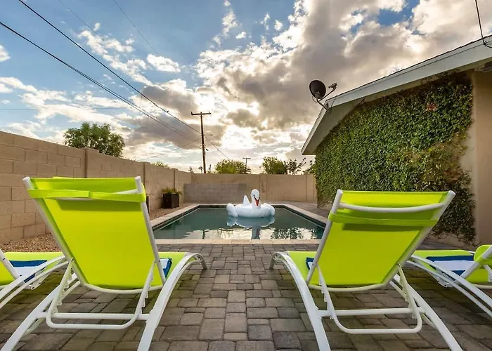 Holiday home Sunhaven - Private Heated Pool - Walk To Old Town